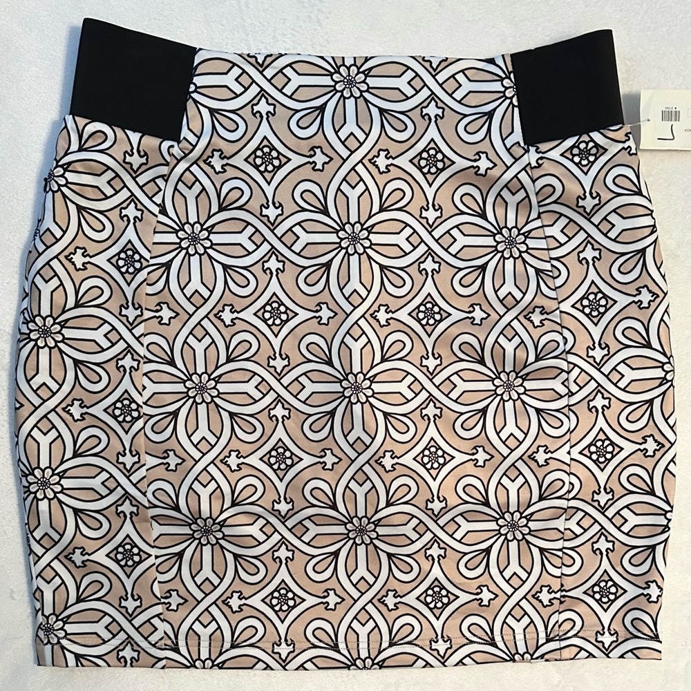 Gretchen Scott Stretch Skippy Skort Womens L Skirt NWT tan white vine print
